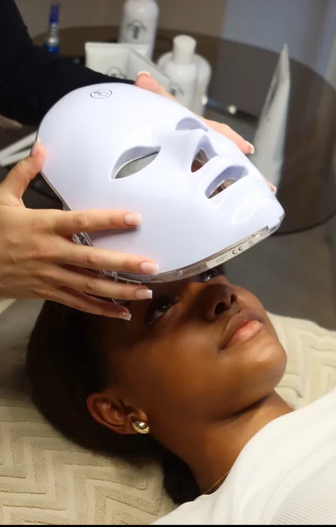 Anti Aging Behandlung mit LED Lichttherapie